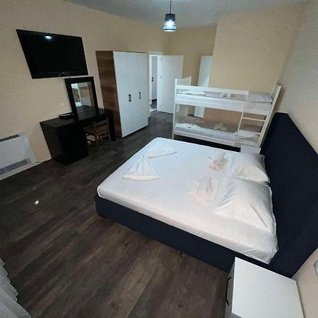Hotel & Restaurant Frida Gjakova Bagian luar foto