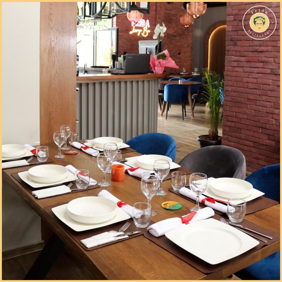 Hotel & Restaurant Frida Gjakova Bagian luar foto