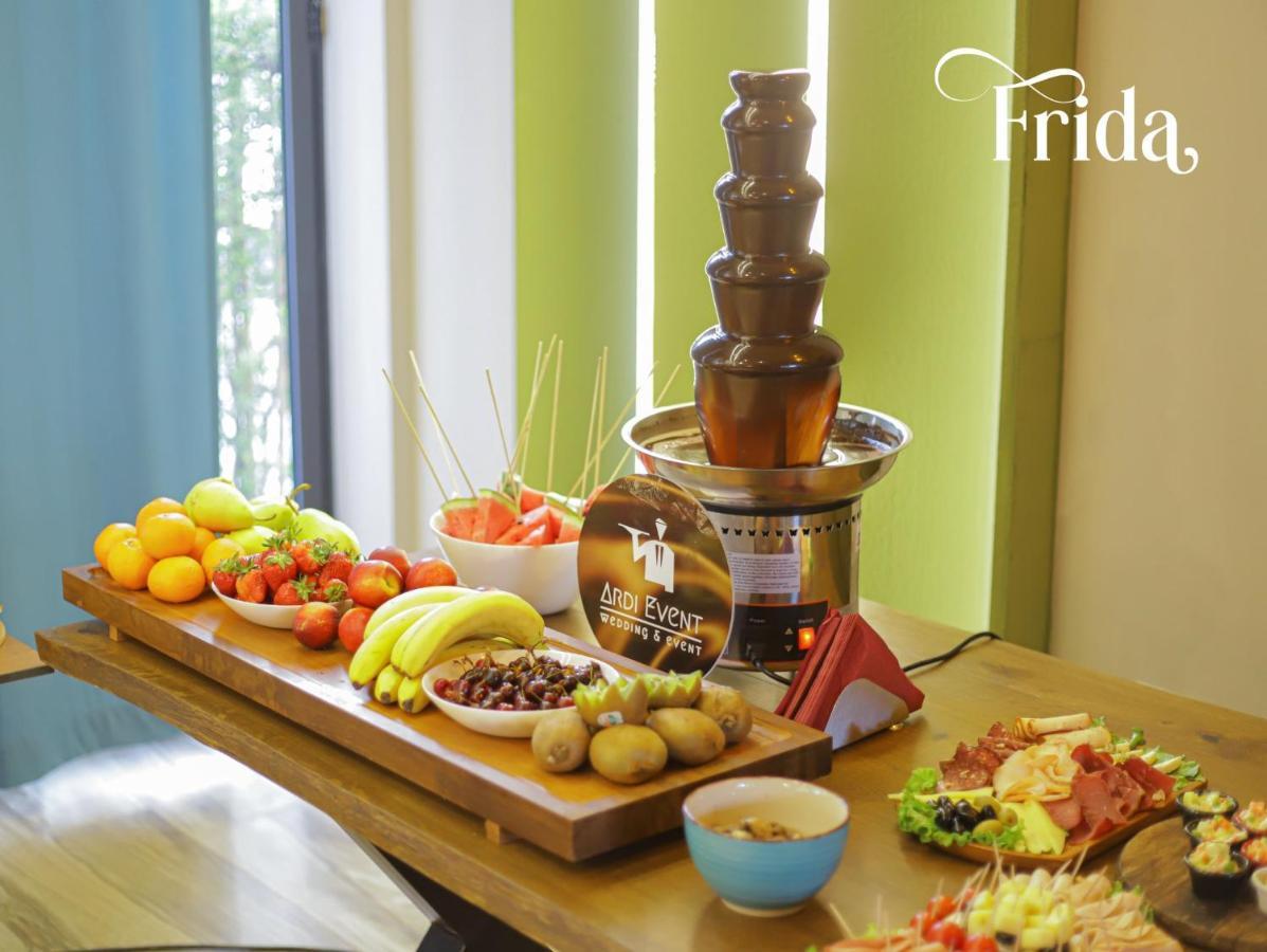 Hotel & Restaurant Frida Gjakova Bagian luar foto