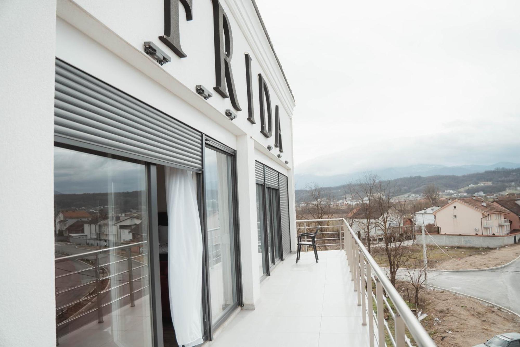 Hotel & Restaurant Frida Gjakova Bagian luar foto