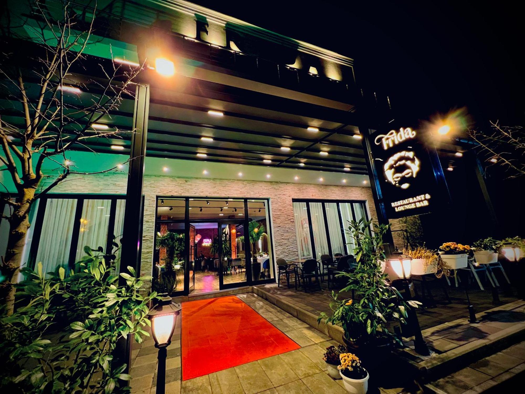 Hotel & Restaurant Frida Gjakova Bagian luar foto